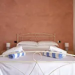 Casa Lory, Monteriggioni, Siena בית נופש *